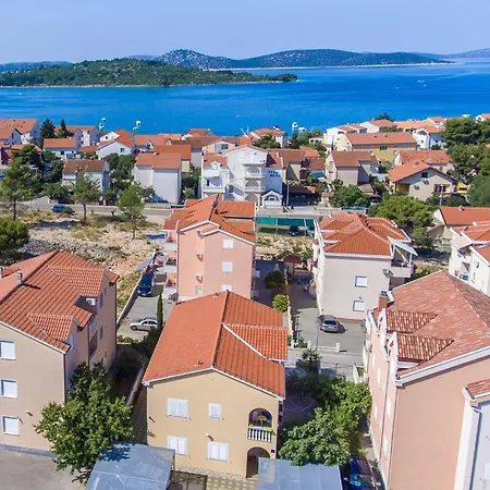 1 Bedroom Cozy In Srima