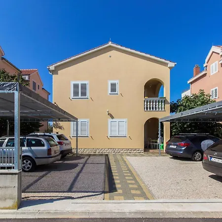 Appartement Gorgeous In With Wifi Srima